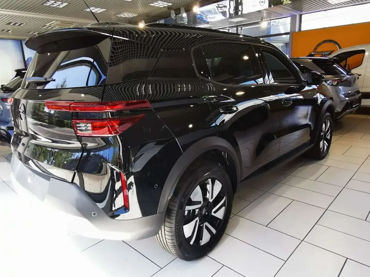 Ny Opel Frontera 136 HK (100 kW) 2025 Sort SUV