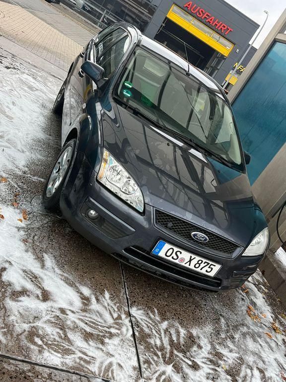 Grau Gebraucht 2007 Ford Focus Limousine | 1.800 € (Fairer Preis) - Bild 1/4