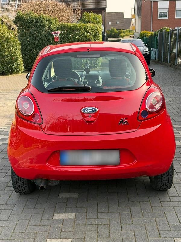 Gebraucht Ford Ka Cool & Sound Edition 69 PS (50 kW) 2014 Rot Kleinwagen