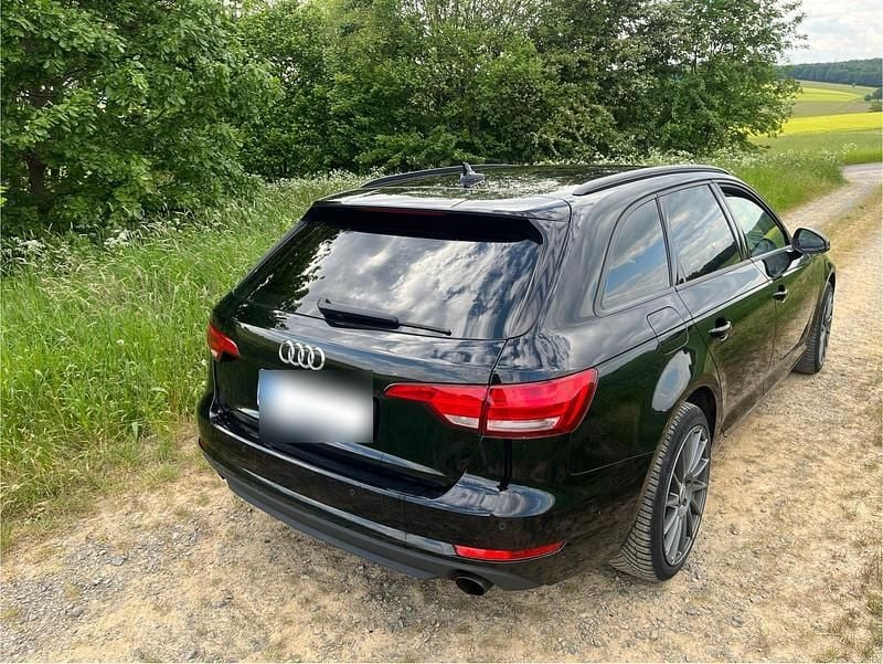 Second-hand Audi A4 170 CP (125 kW) 2018 Negru Break
