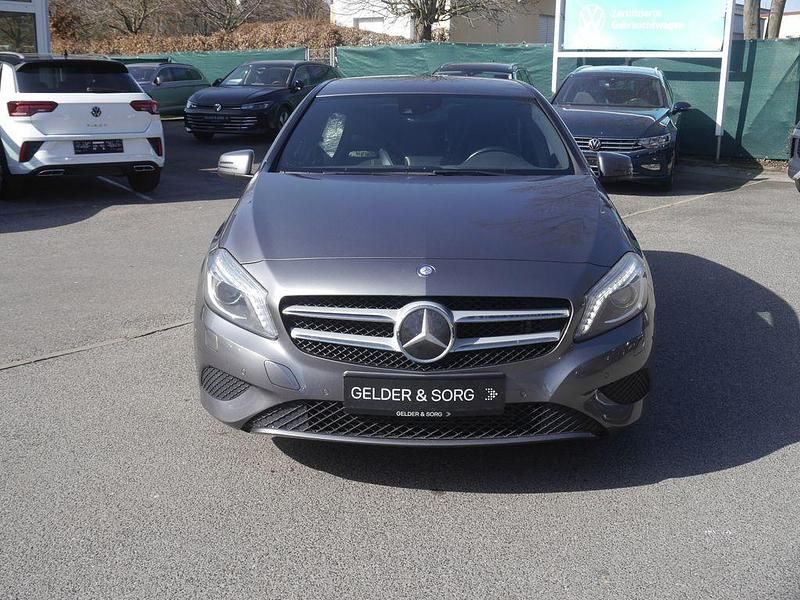Gebraucht Mercedes A200 156 PS (114 kW) 2013 Grau Limousine