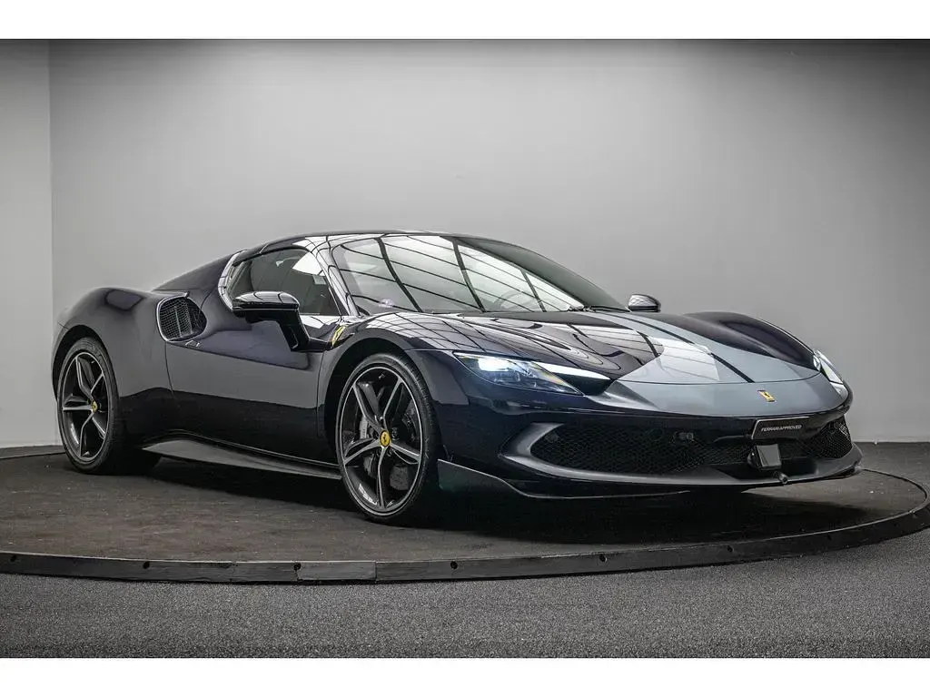 Gebraucht Ferrari 296 830 PS (610 kW) 2024 Blau