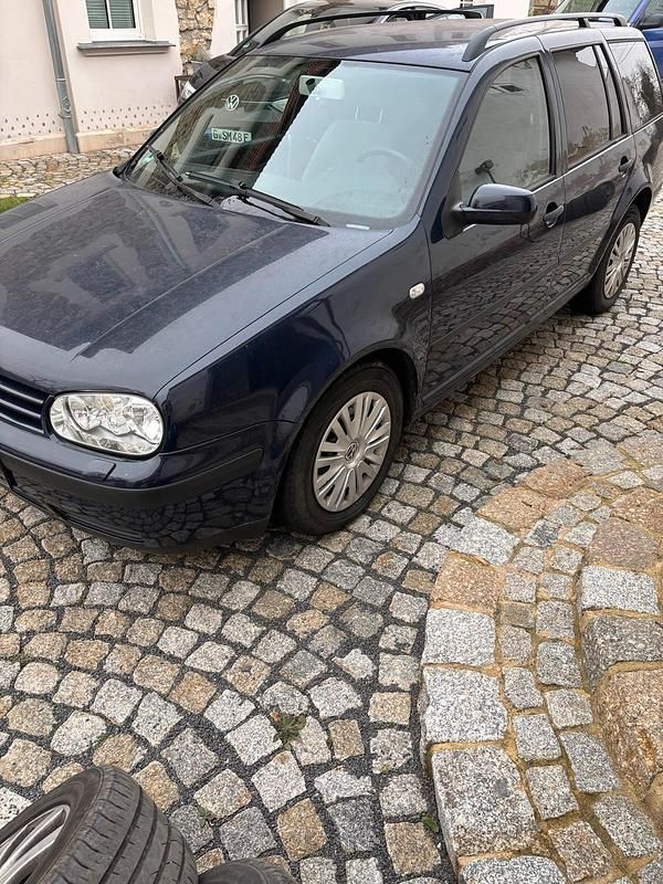 Blau Gebraucht 2003 VW Golf IV Kombi | 999 € (Guter Preis) - Bild 1/4