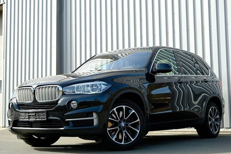 Second-hand BMW X5 Comfort Edition 449 CP (330 kW) 2017 Negru SUV