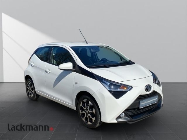 Gebraucht Toyota Aygo Business Edition 72 PS (52 kW) 2021 Weiß Kleinwagen