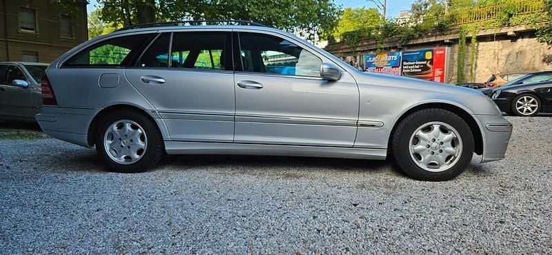 Gebraucht Mercedes C220 Elegance 150 PS (110 kW) 2004 Silber Kombi