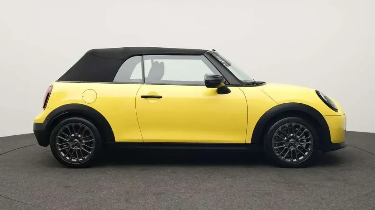 Gebraucht Mini Cooper Cabriolet Classic 163 PS (119 kW) 2025 Gelb Cabrio