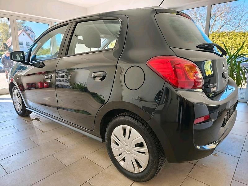 Gebraucht Mitsubishi Space Star 71 PS (52 kW) 2018 Schwarz Kleinwagen