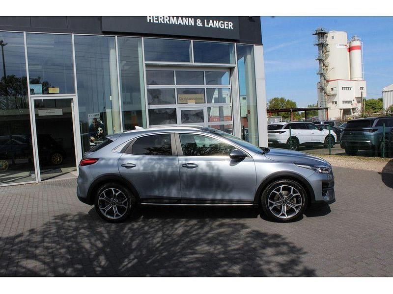 Gebraucht Kia XCeed Platinum Edition 160 PS (117 kW) 2022 Grau / lunar silver (metallic) SUV