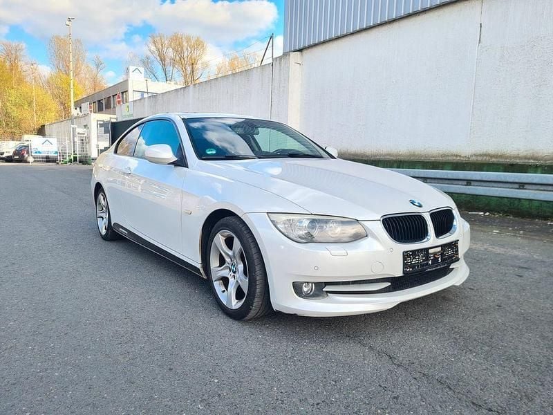 Gebraucht BMW 320 Performance 170 PS (125 kW) 2010 Weiß Coupé