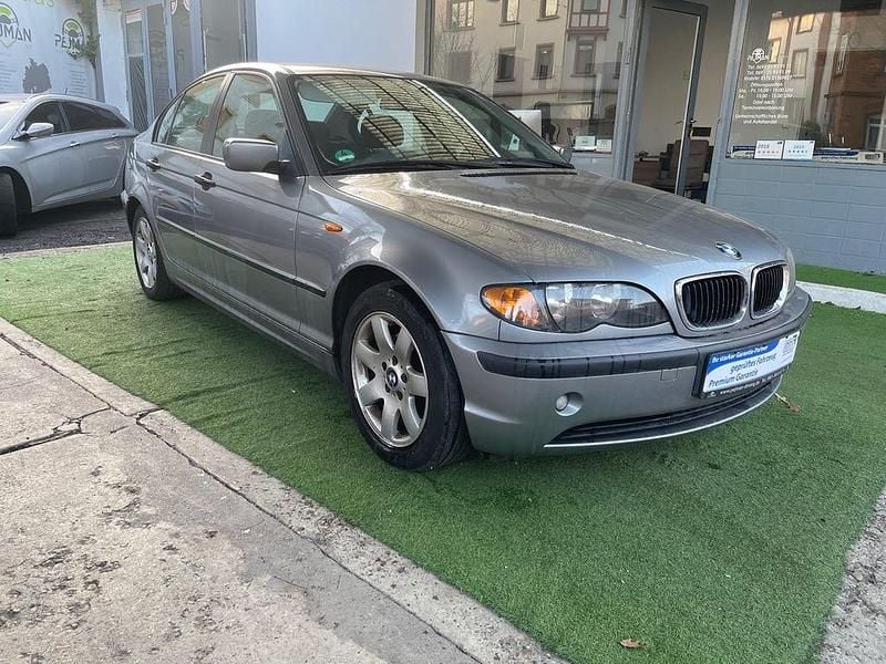 Grau Gebraucht 2004 BMW 318 Limousine | 1.499 € (Superpreis) - Bild 1/4