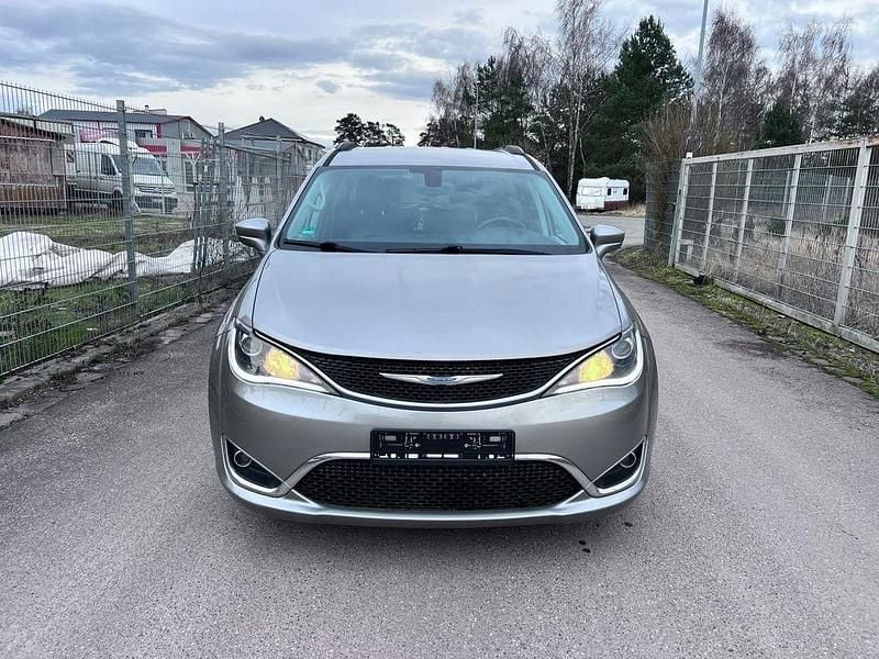 Gebraucht Chrysler Pacifica 291 PS (214 kW) 2017 Blau Van / Kleinbus