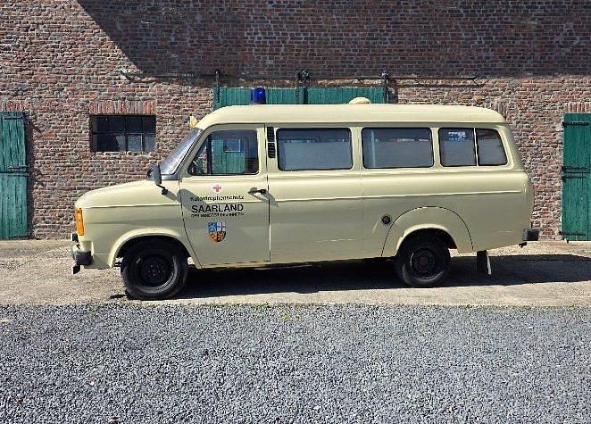 Second-hand Ford Transit 90 CP (66 kW) 1981 Bej Monovolum