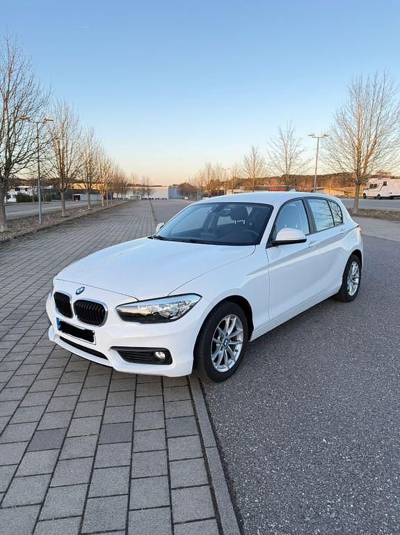 Gebraucht BMW 118 Advantage 136 PS (100 kW) 2018 Weiß Kleinwagen