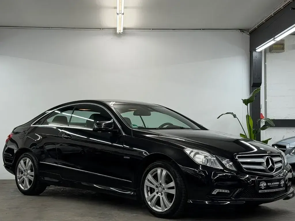 Second-hand Mercedes E200 184 CP (135 kW) 2011 Negru Coupe