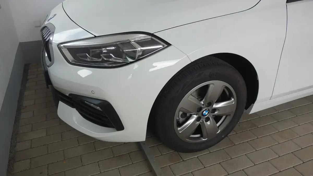 Gebraucht BMW 118 Advantage 136 PS (100 kW) 2024 Weiß Kleinwagen