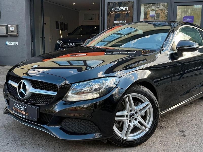 Gebraucht Mercedes C180 156 PS (114 kW) 2017 Schwarz  unilack Coupé