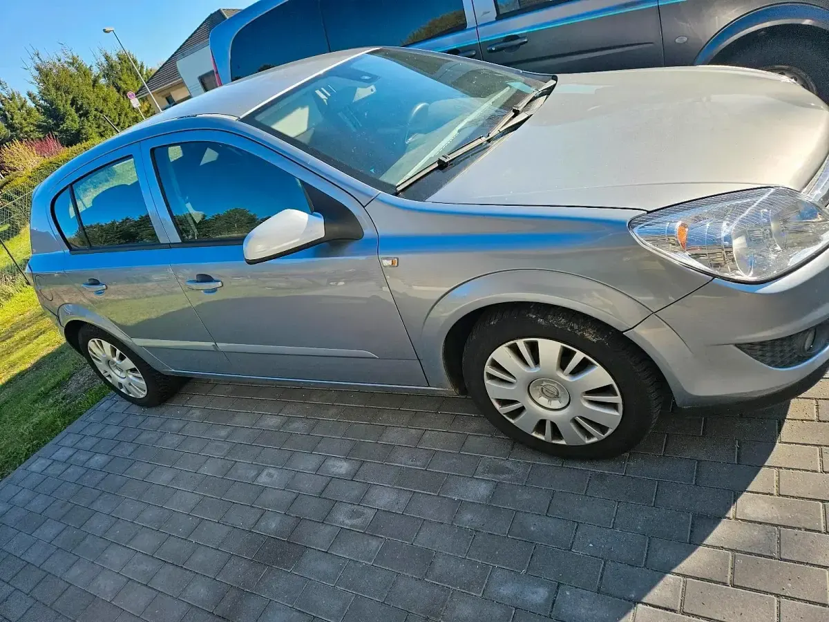 Gebraucht Opel Astra 120 PS (88 kW) 2007 Silber Limousine