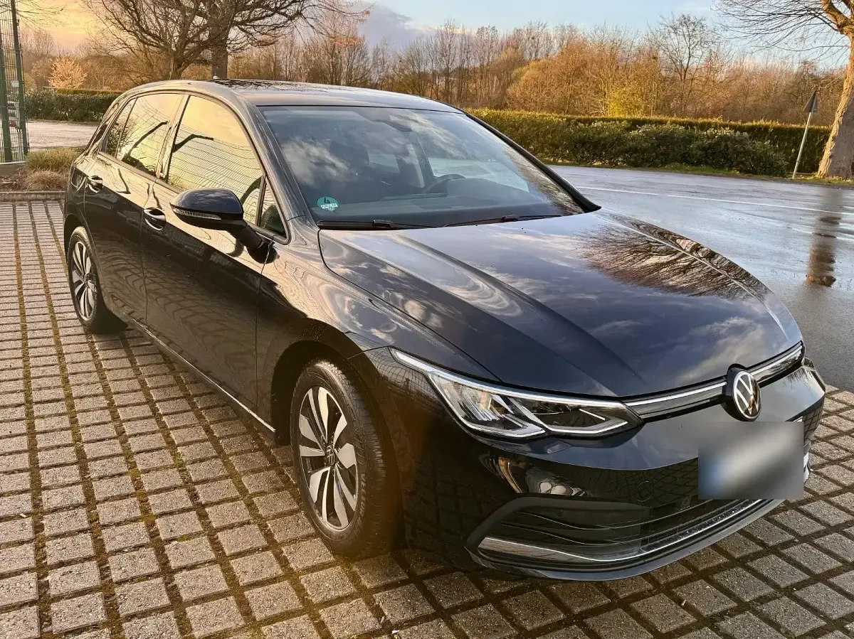 Gebraucht VW Golf VIII 131 PS (96 kW) 2023 Schwarz Limousine