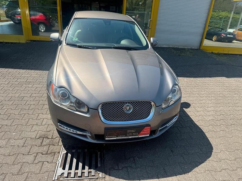 Gold Gebraucht 2009 Jaguar XF Limousine | 10.999 € (Fairer Preis) - Bild 1/4