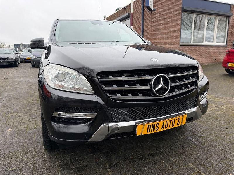 Gebraucht Mercedes ML350 258 PS (189 kW) 2012 Schwarz SUV