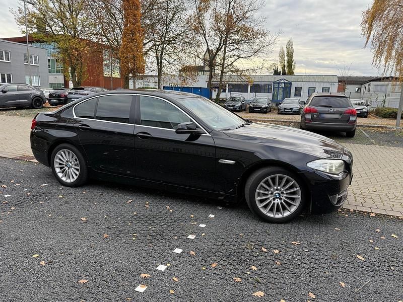 Gebraucht BMW 520 183 PS (134 kW) 2012 Schwarz Limousine