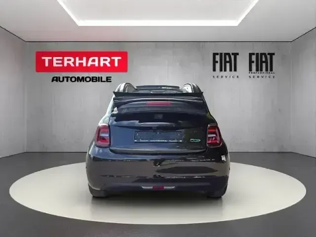 Gebraucht Fiat 500e Red 86 kW (118 PS) 2025 Schwarz Cabrio