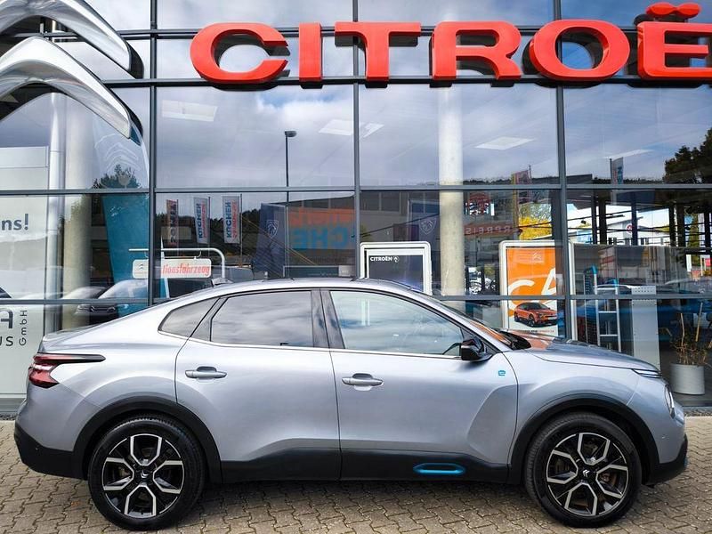 Gebraucht Citroën e-C4 Shine 100 kW (136 PS) 2023 Grau Limousine