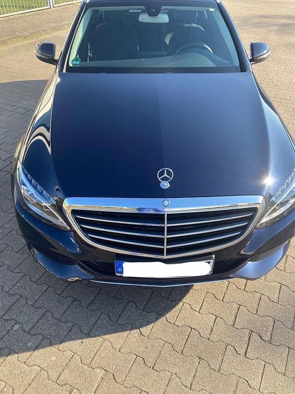 Blau Gebraucht 2017 Mercedes C200 Exclusive Kombi | 21.700 € (Fairer Preis) - Bild 1/4