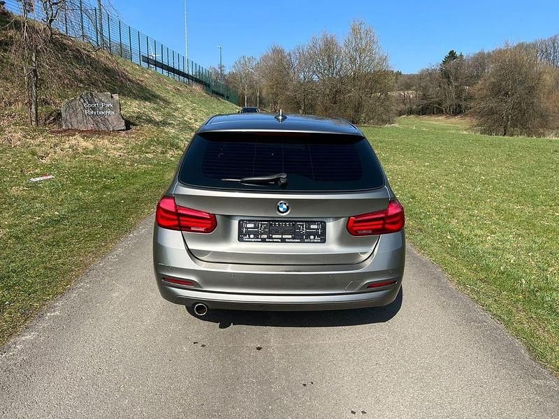 Gebraucht BMW 318 Advantage 150 PS (110 kW) 2016 Braun Kombi
