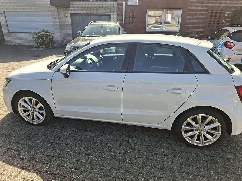 Gebraucht Audi A1 Basis 95 PS (69 kW) 2016 Weiß Kleinwagen