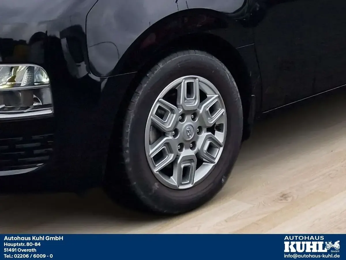 Gebraucht Hyundai Staria Trend 177 PS (130 kW) 2024 Abyss black Van / Kleinbus