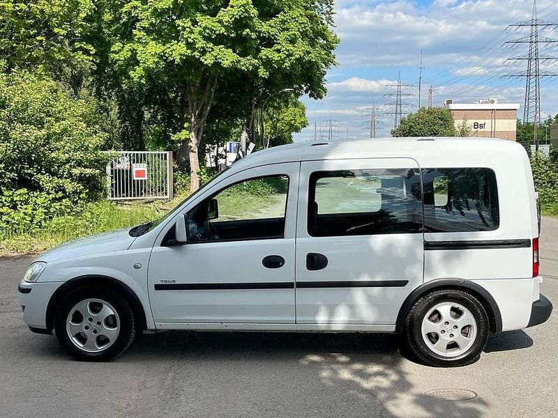 Gebraucht Opel Combo Edition 97 PS (71 kW) 2005 Weiß Van / Kleinbus