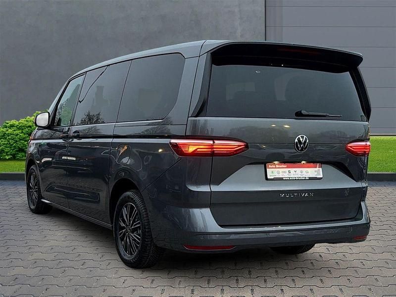 Neu VW Multivan 150 PS (110 kW) 2026 Indiumgrau metallic Van