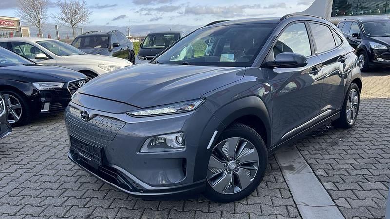Grau Gebraucht 2020 Hyundai Kona Style SUV | 15.850 € (Superpreis) - Bild 1/4