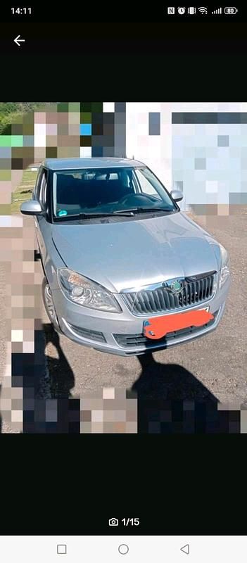 Grau Gebraucht 2010 Skoda Fabia Kleinwagen | 3.000 € - Bild 1/4