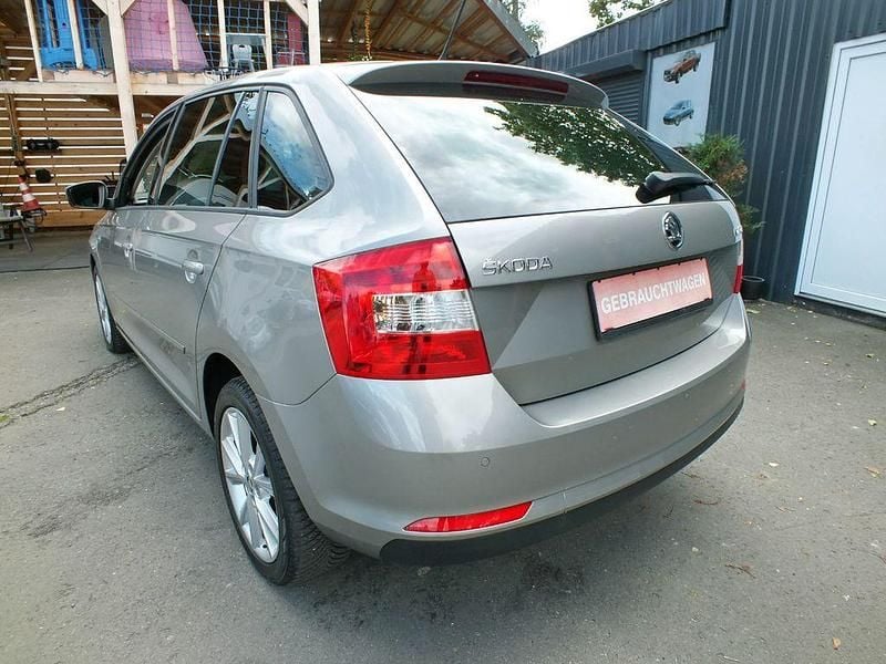 Gebraucht Skoda Rapid Ambition 105 PS (77 kW) 2015 Kleinwagen
