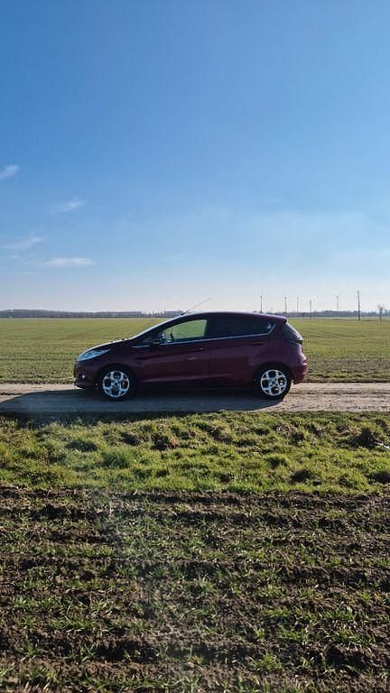 Gebraucht Ford Fiesta Trend 97 PS (71 kW) 2009 Rot Kleinwagen