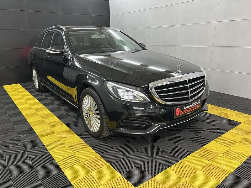 Gebraucht Mercedes C180 157 PS (115 kW) 2015 Schwarz Kombi