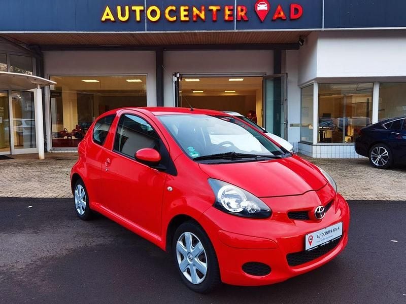 Rot Gebraucht 2011 Toyota Aygo Cool Kleinwagen | 2.790 € (Guter Preis) - Bild 1/4
