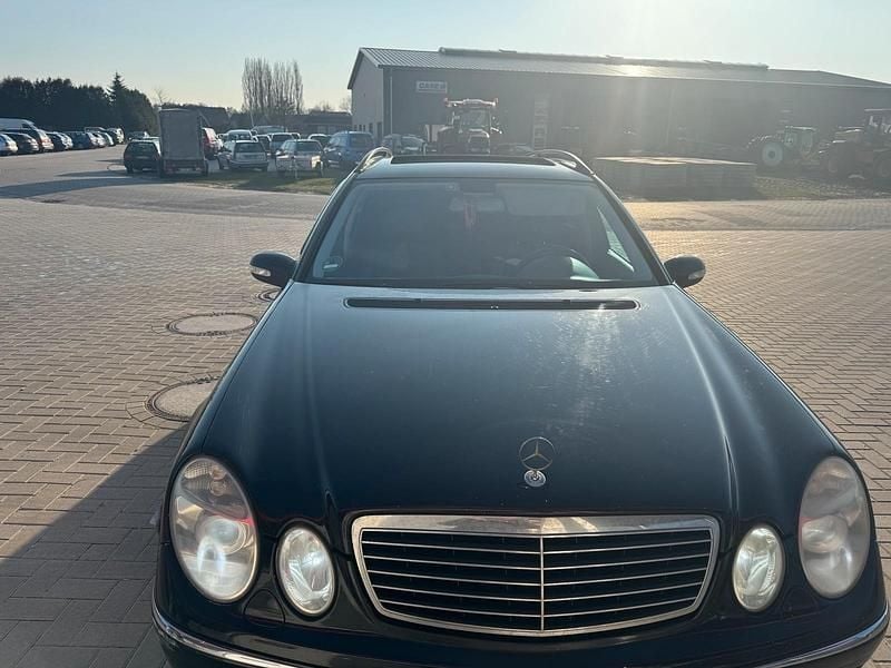 Gebraucht Mercedes E270 170 PS (125 kW) 2004 Schwarz Kombi