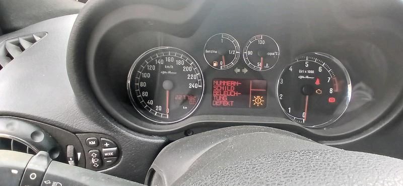 Gebraucht Alfa Romeo 147 105 PS (77 kW) 2006 Grau Kleinwagen