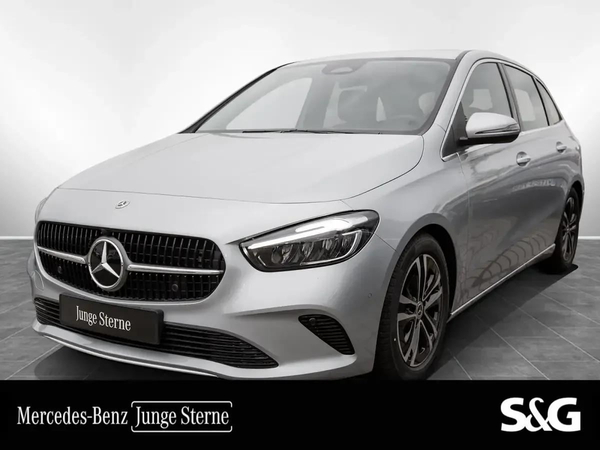 Gebraucht Mercedes B180 Progressive 136 PS (100 kW) 2025 Kleinwagen