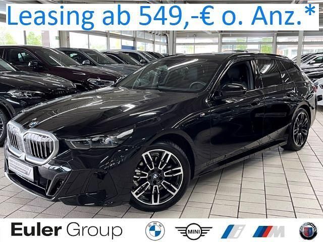 Schwarz Gebraucht 2024 BMW 520 M Sport Kombi | 49.590 € (Superpreis) - Bild 1/4