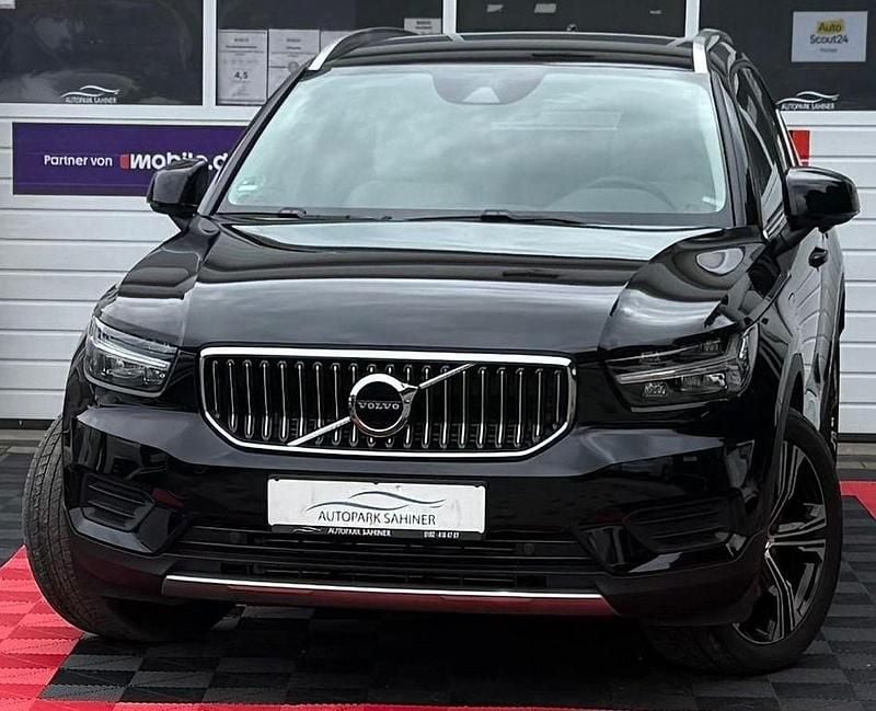 Schwarz Gebraucht 2022 Volvo XC40 Inscription SUV | 29.649 € (Superpreis) - Bild 1/4
