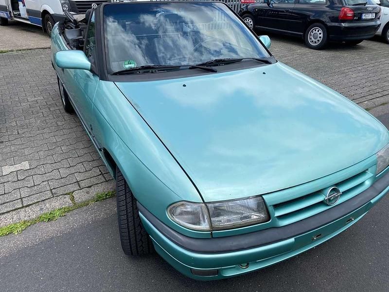 Gebraucht Opel Astra Cabriolet Edition 71 PS (52 kW) 1996 Grün Cabrio