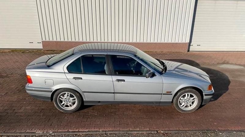 Gebraucht BMW 316 102 PS (75 kW) 1995 Silber Limousine