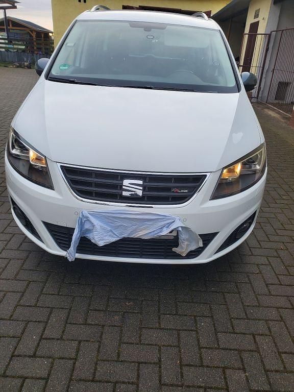 Weiß Gebraucht 2018 Seat Alhambra Ecomotive Van / Kleinbus | 22.990 € (Fairer Preis) - Bild 1/4