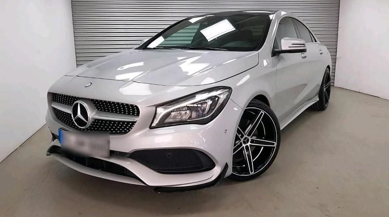 Grau Gebraucht 2017 Mercedes CLA220 AMG line Limousine | 12.450 € (Fairer Preis) - Bild 1/4