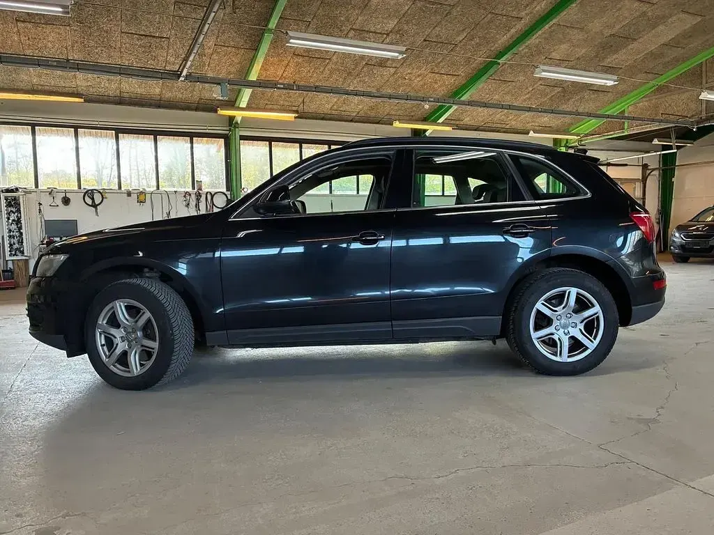 Second-hand Audi Q5 239 CP (175 kW) 2011 Negru SUV